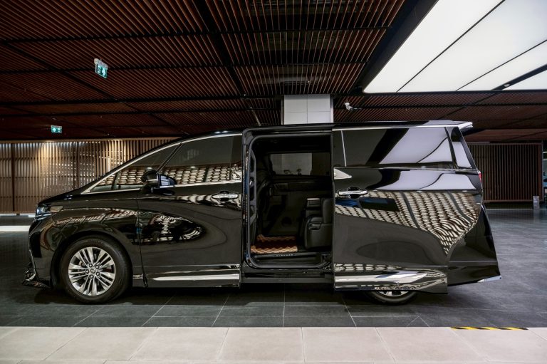 Rent alphard8