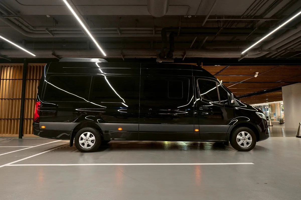 บริการให้เช่า benz sprinter พร้อมคนขับ