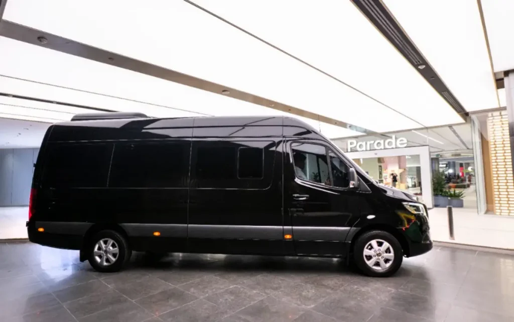 Benz Sprinter vs รถตู้ VIP ต่างกันอย่างไร ก่อนเช่าควรรู้อะไรบ้าง